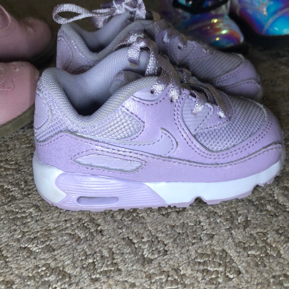 Nike lavender shoes